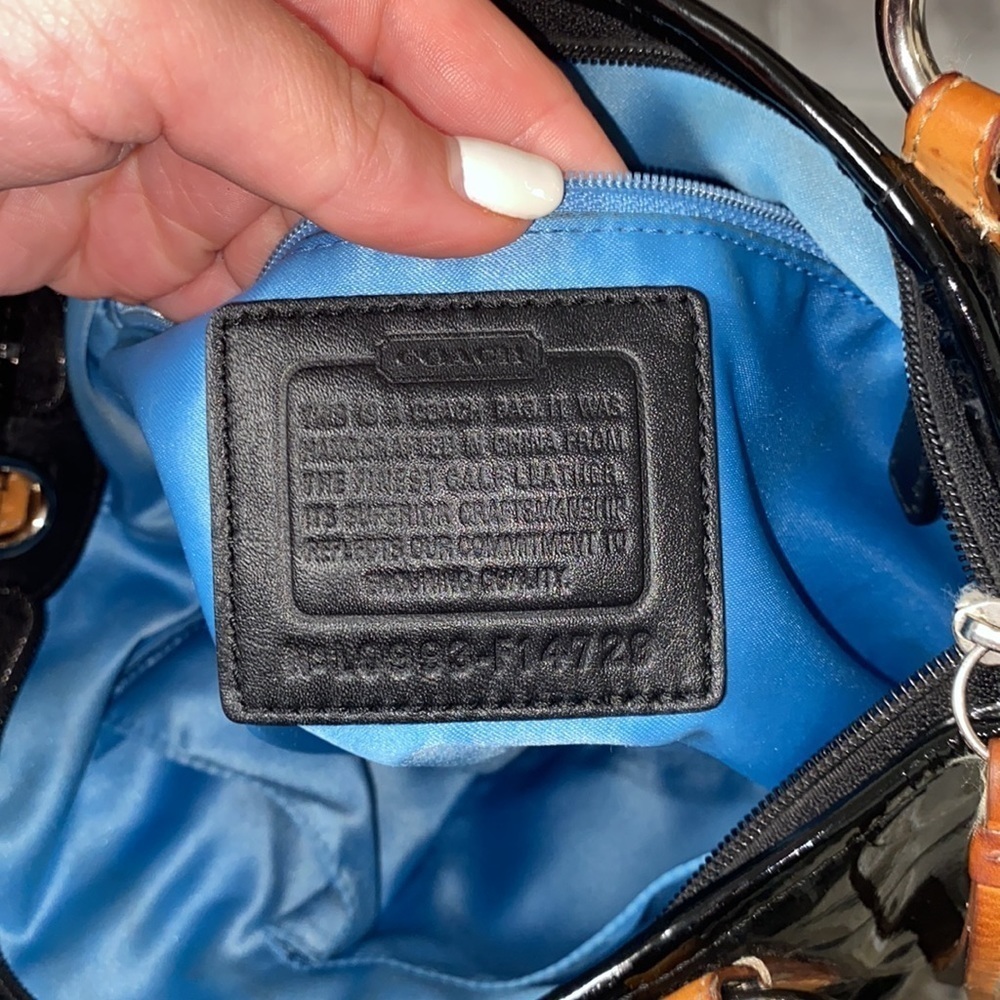 Coach W Signature Embossed Leah Patent Leather Bag - Picture 10 of 11